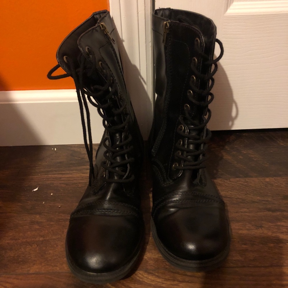 Black combat boots *MAKE OFFER*